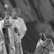 La adoración eucarística y las jornadas mundiales de la juventud